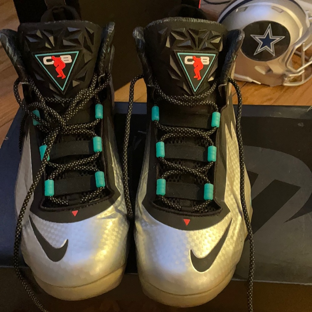 Chuck posite